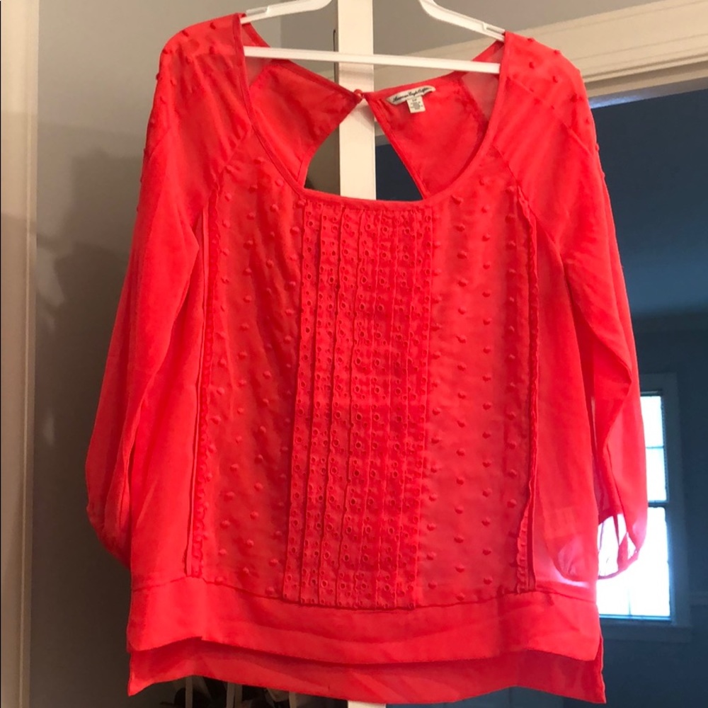 Barely worn AEO red keyhole top